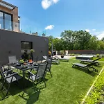 Porte With Pool&jacuzzi Villa Balatonalmádi