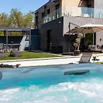 Porta - Privat Pool And Jacuzzi فيلة Balatonalmádi