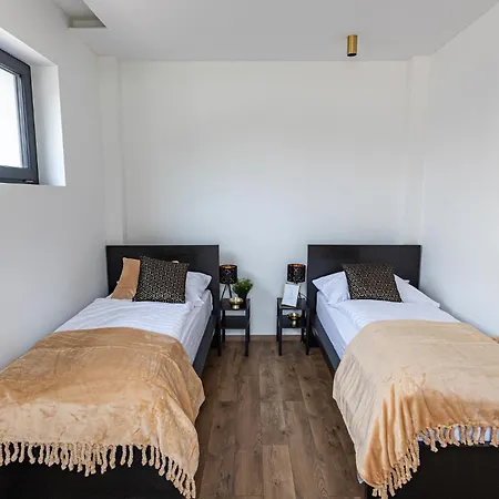 Villa Porte - Private Pool And Jacuzzi Balatonalmadi