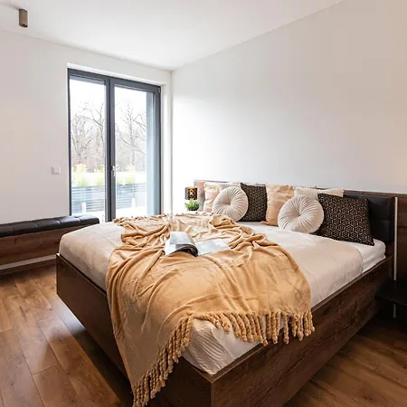 Porte - Private Pool And Jacuzzi