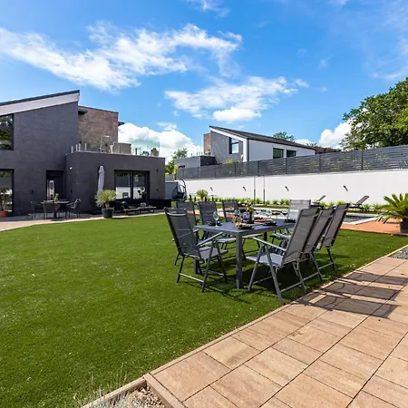 Porte - Private Pool And Jacuzzi וילה Balatonalmádi