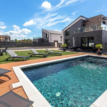 וילה Porte - Private Pool And Jacuzzi *