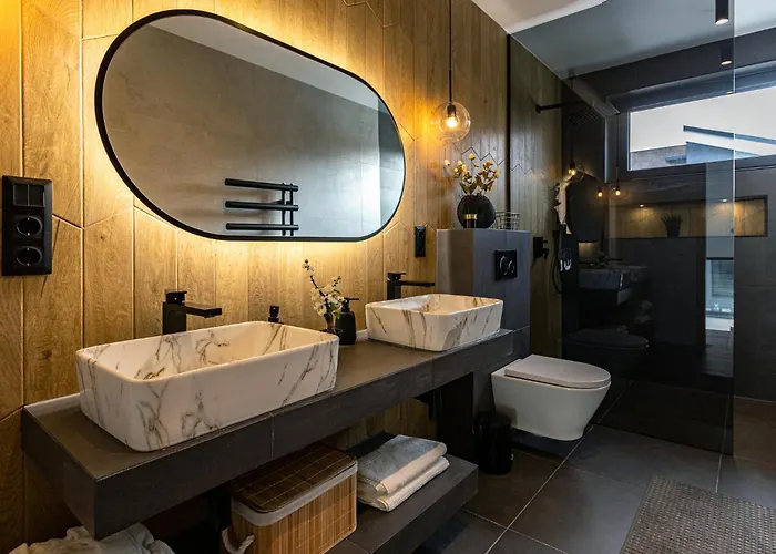 Porta - Private Pool And Jacuzzi فيلة Balatonalmádi